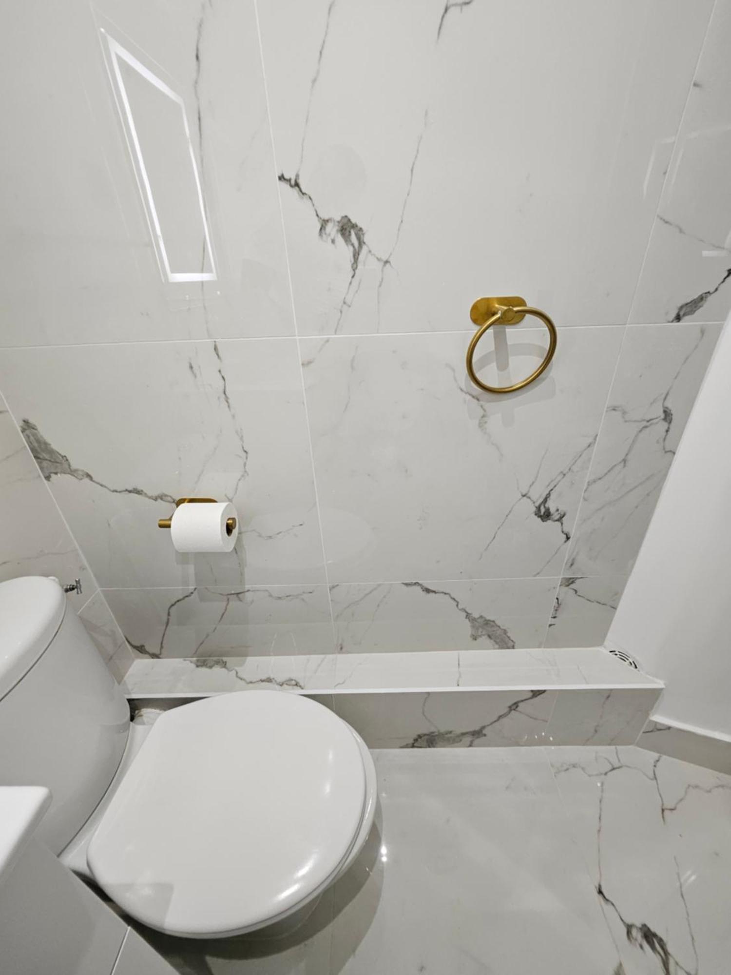 Entier , 2 Homestay Paris