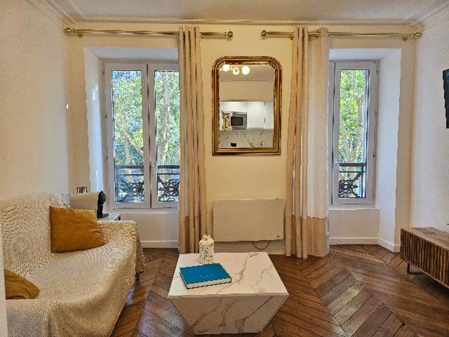 Entier , 2 Paris